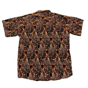 Feather flage / ducks in a row shirt size Lg upside down ducks in a row pattern